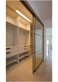 Линейная гардеробная комната с дверями купе Псков