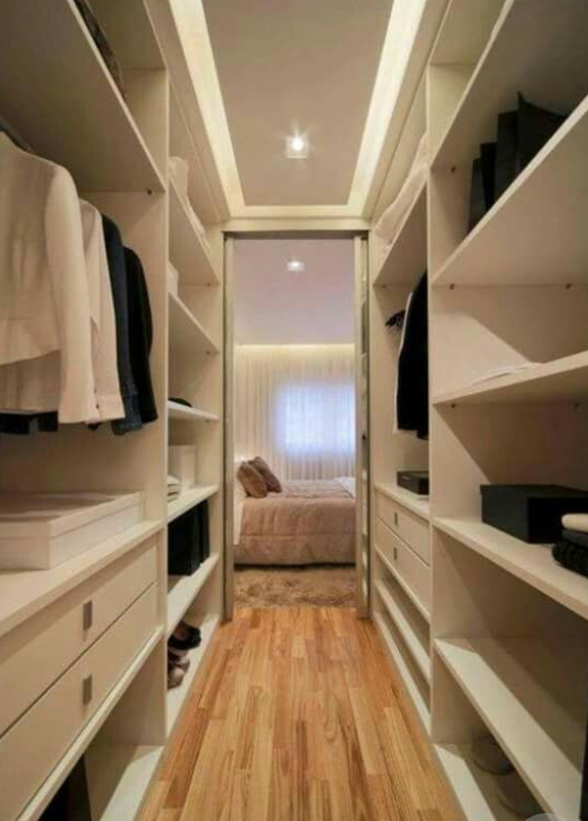 П-образная гардеробная комната в спальню Псков