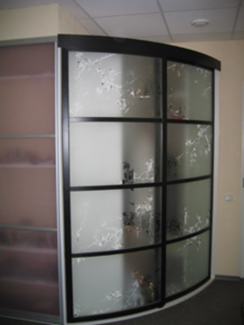 Шкаф купе радиусный с рисунком на стекле Псков